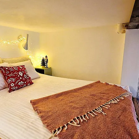 Red Brick W Rynku - Properunit Vratislav